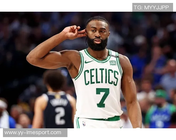 杰伦布朗状态起伏明显今日仅得14分8板4助上场却狂轰50分引发关注 杰伦布朗状态起伏明显今日仅得14分8板4助上场却狂轰50分引发关注