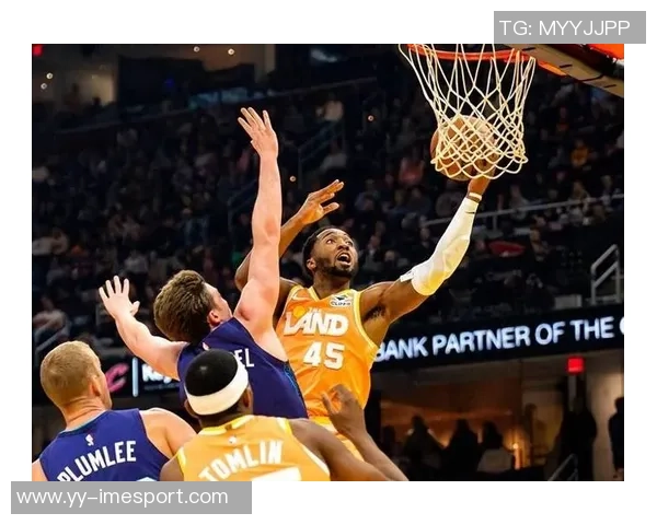 米切尔短暂出场表现平平18分钟内仅得7分助攻两次 米切尔短暂出场表现平平18分钟内仅得7分助攻两次