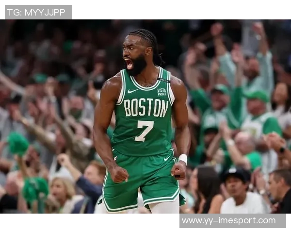 杰伦布朗首节火力全开半场狂砍20分助力球队表现出色